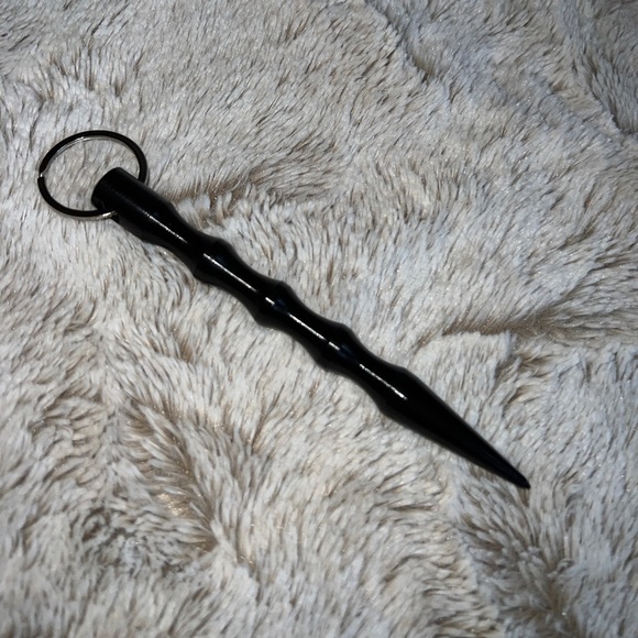 Key ring window breaker - Picture 2 of 2